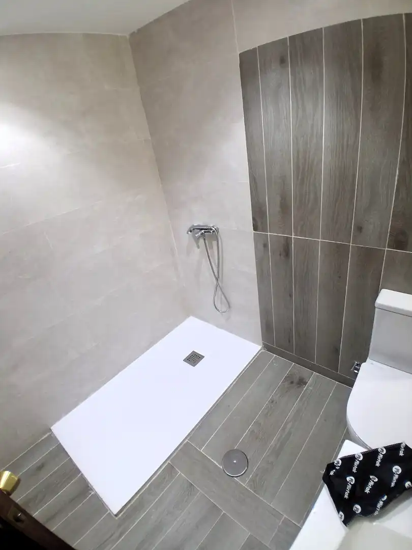 Badezimmer von Wohnung zur Miete in Granada mit Heizung, Möbliert und Ofen
