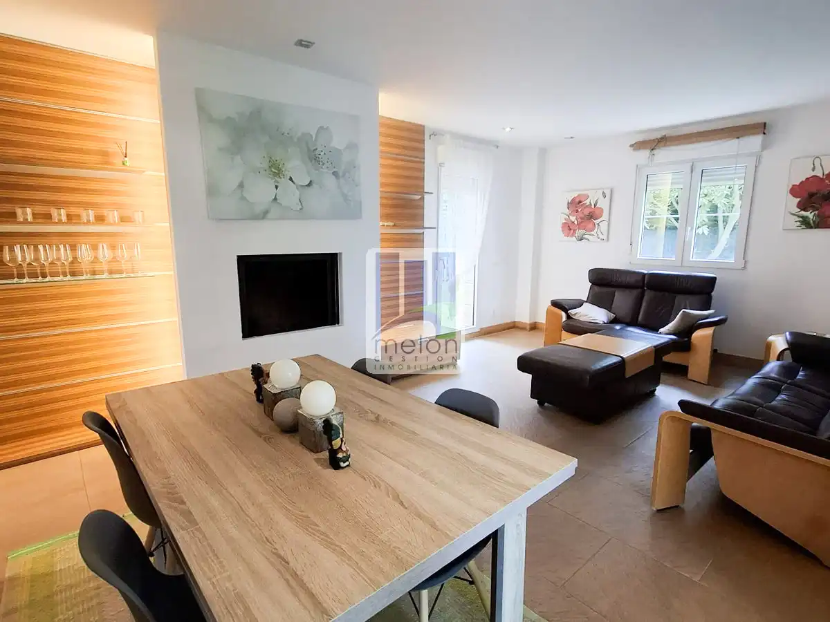 Sala de estar de Casa o chalet en venta en Valdorros con Trastero