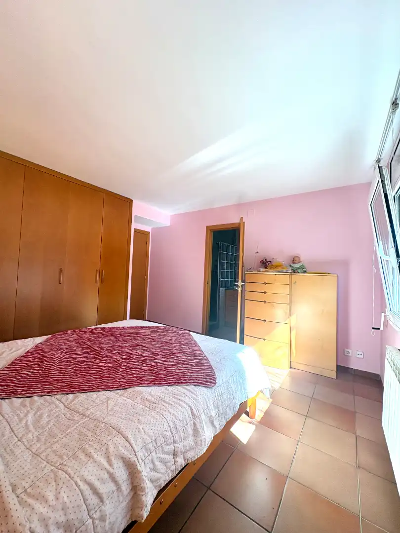 Habitación de Casa o chalet en venta en Rubí con Aire acondicionado, Calefacción y Jardín privado
