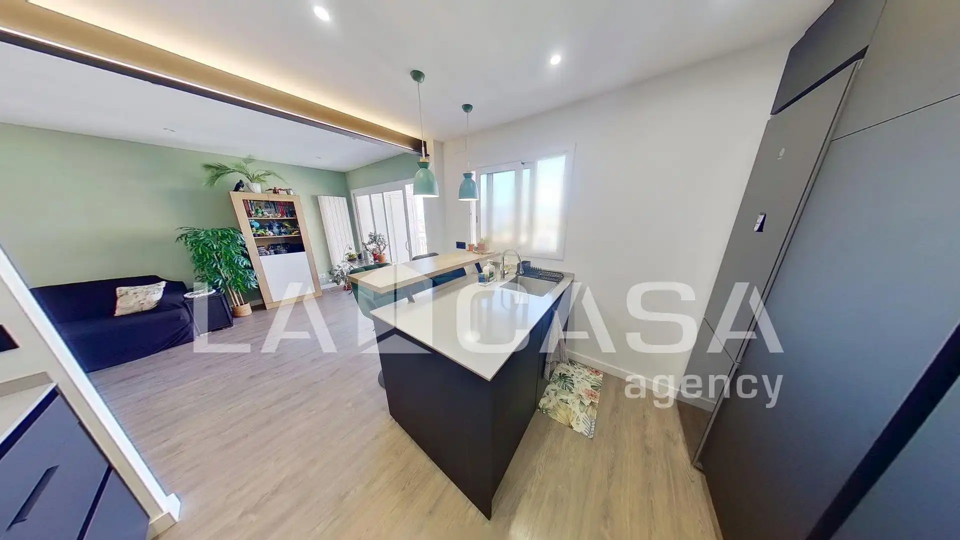 Cocina de Piso en venta en Barcelona con Balcón
