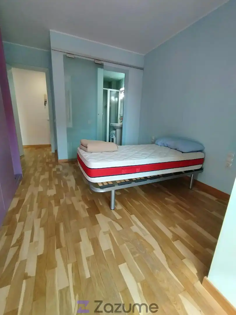 Habitación de Piso de alquiler en Terrassa con Aire acondicionado, Calefacción y Amueblado