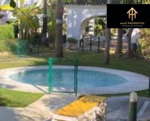 Exterior view of Flat to rent in Marbella  with Swimming Pool