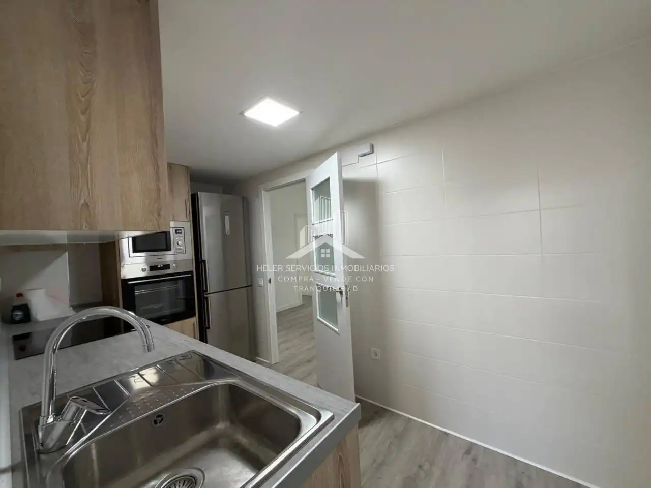Wohnung zur Miete in Avenida Valencia, Ensanche - Río Júcar
