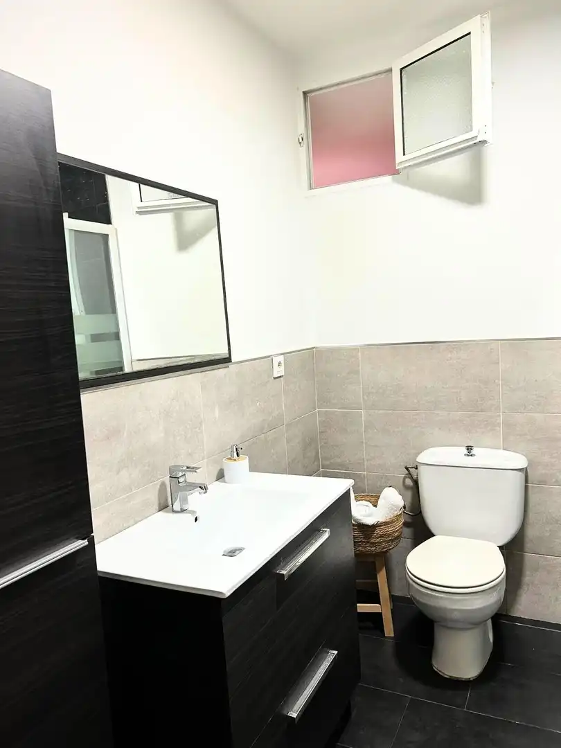 Baño de Piso de alquiler en Alcalá de Guadaira con Aire acondicionado