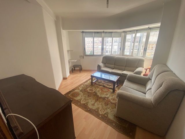 Sala de estar de Piso en venta en Vigo  con Parquet y Horno