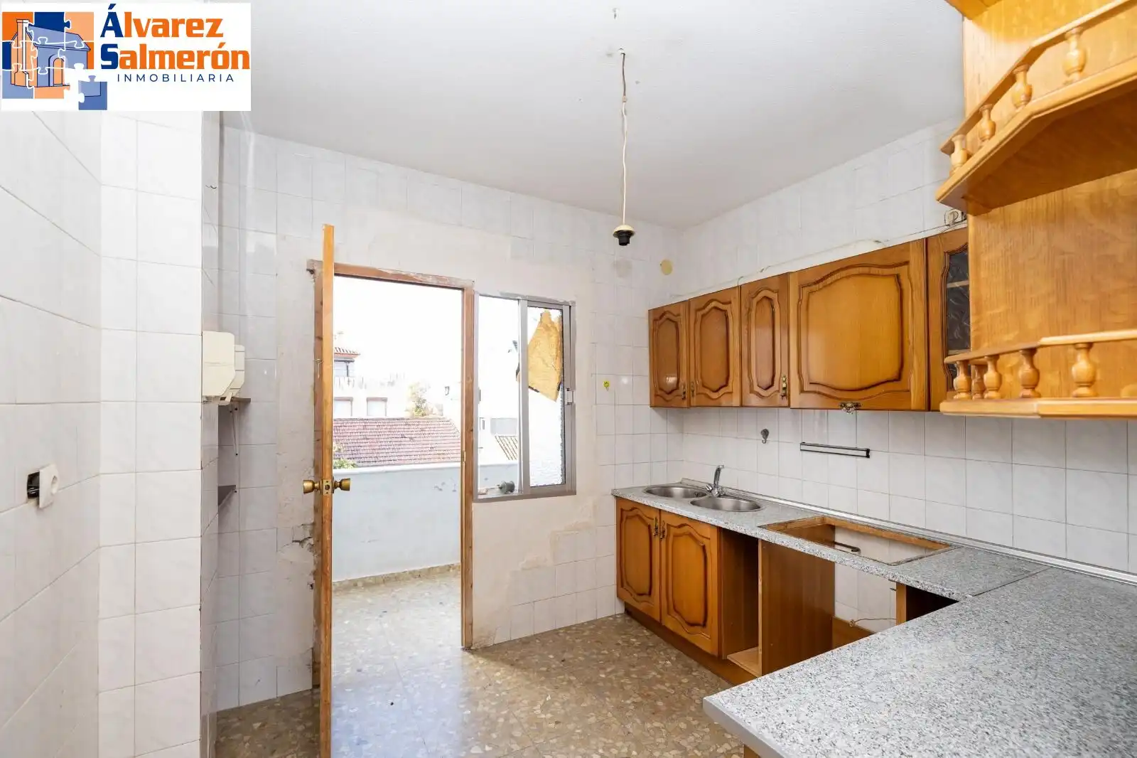 Küche von Haus oder Chalet zum Verkauf in La Zubia mit Klimaanlage, Privatgarten und Terrasse