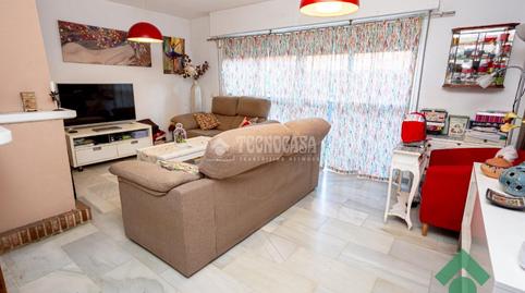 Foto 3 de Casa adosada en venda a Urb. Entrepinos, Los Pinos, Algeciras