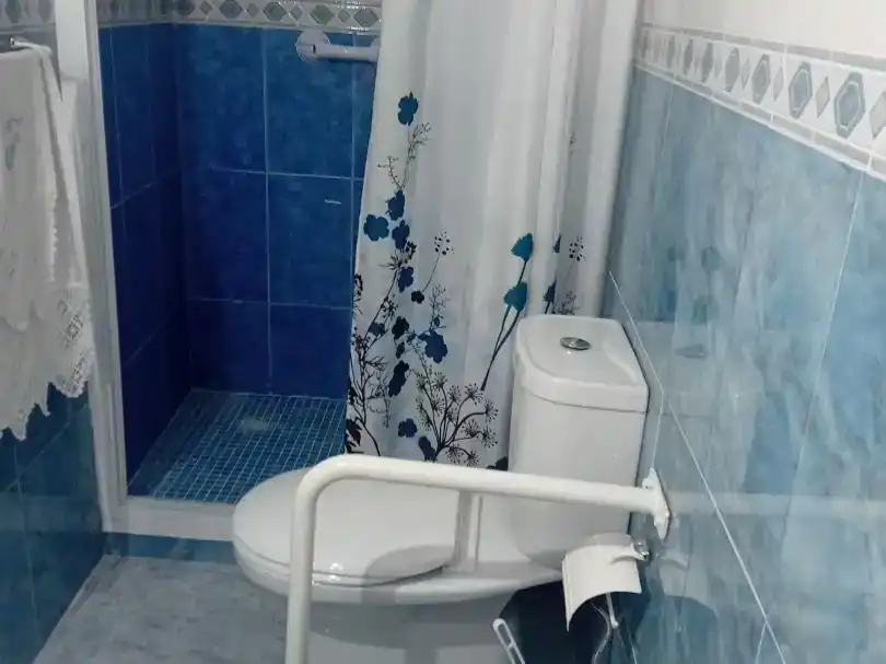 Bany de Casa adosada en venda en Martos amb Jardí privat, Traster i Piscina