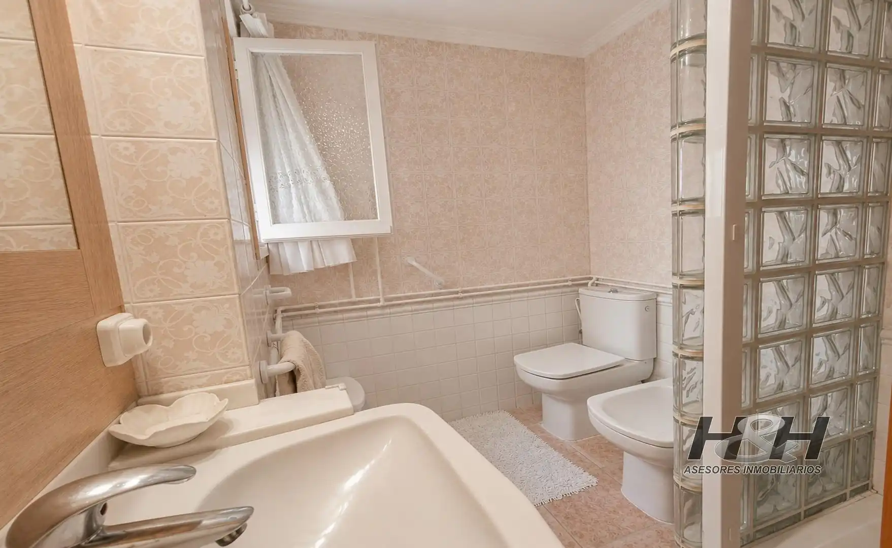 Baño de Piso en venta en Godella con Aire acondicionado y Balcón