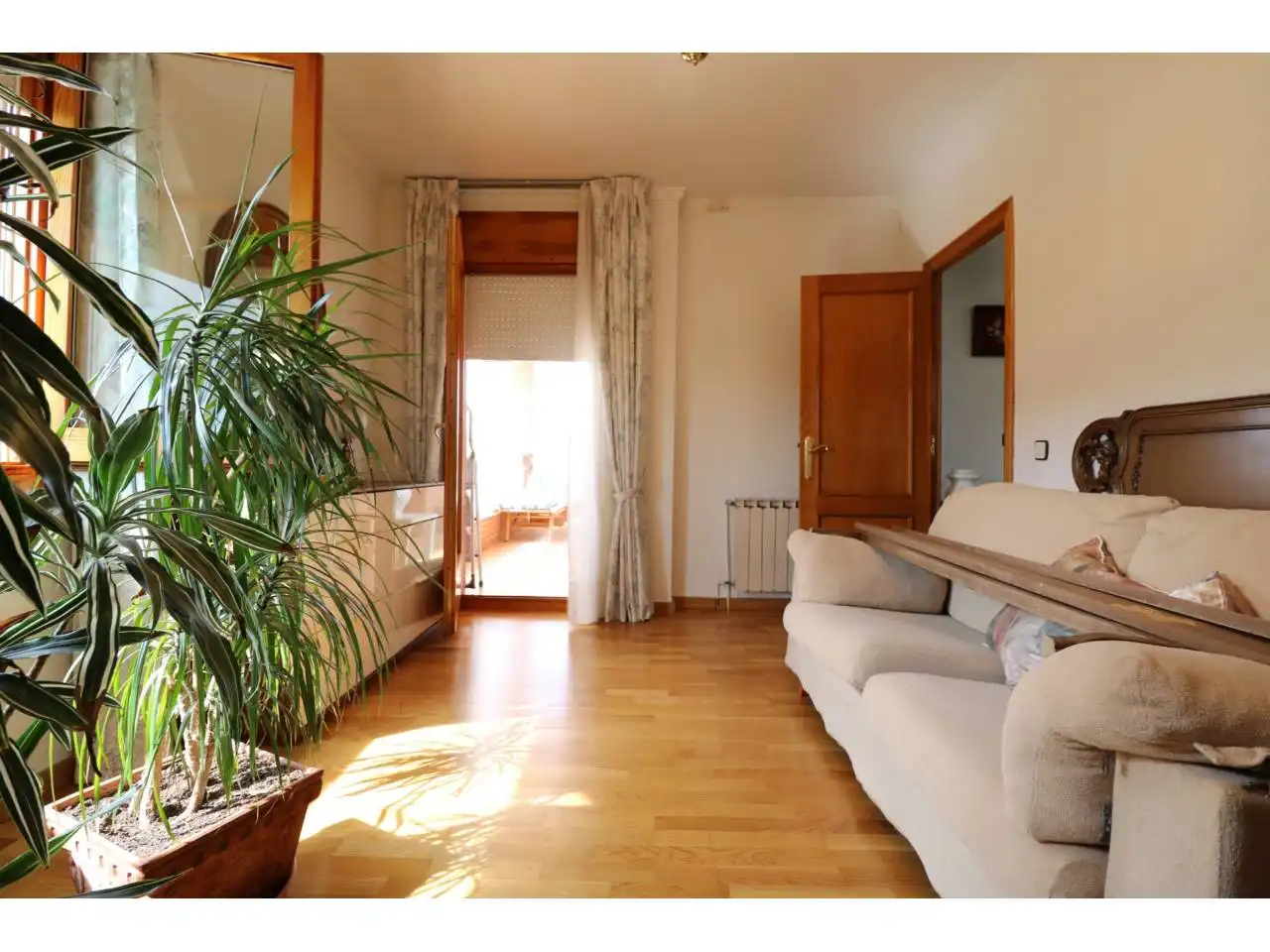 Living room of Houses for sale in Cerdanyola del Vallès  with Private garden
