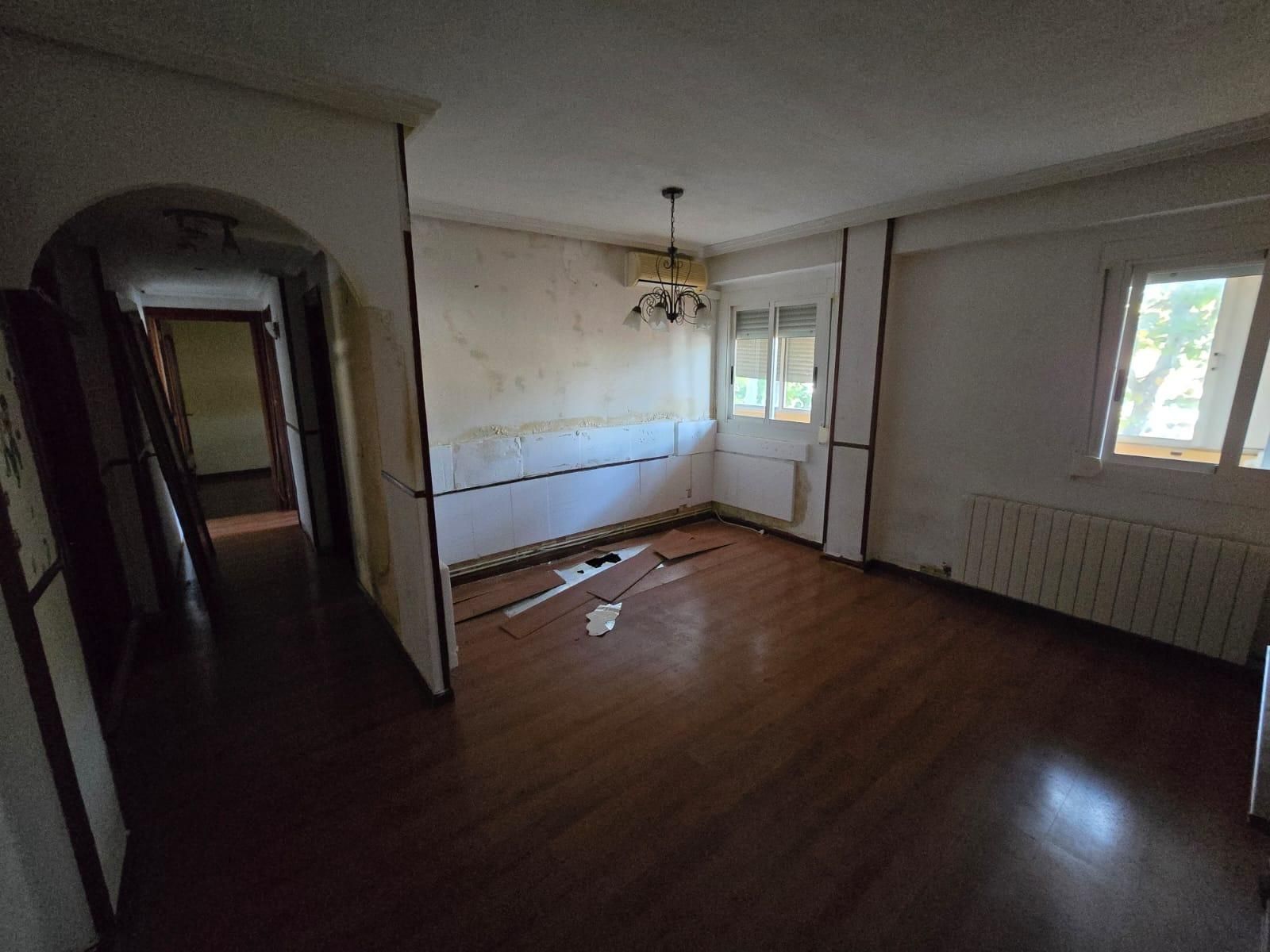 Piso en venta en Calle VIRTO, MARIA, La Jota, El Rabal