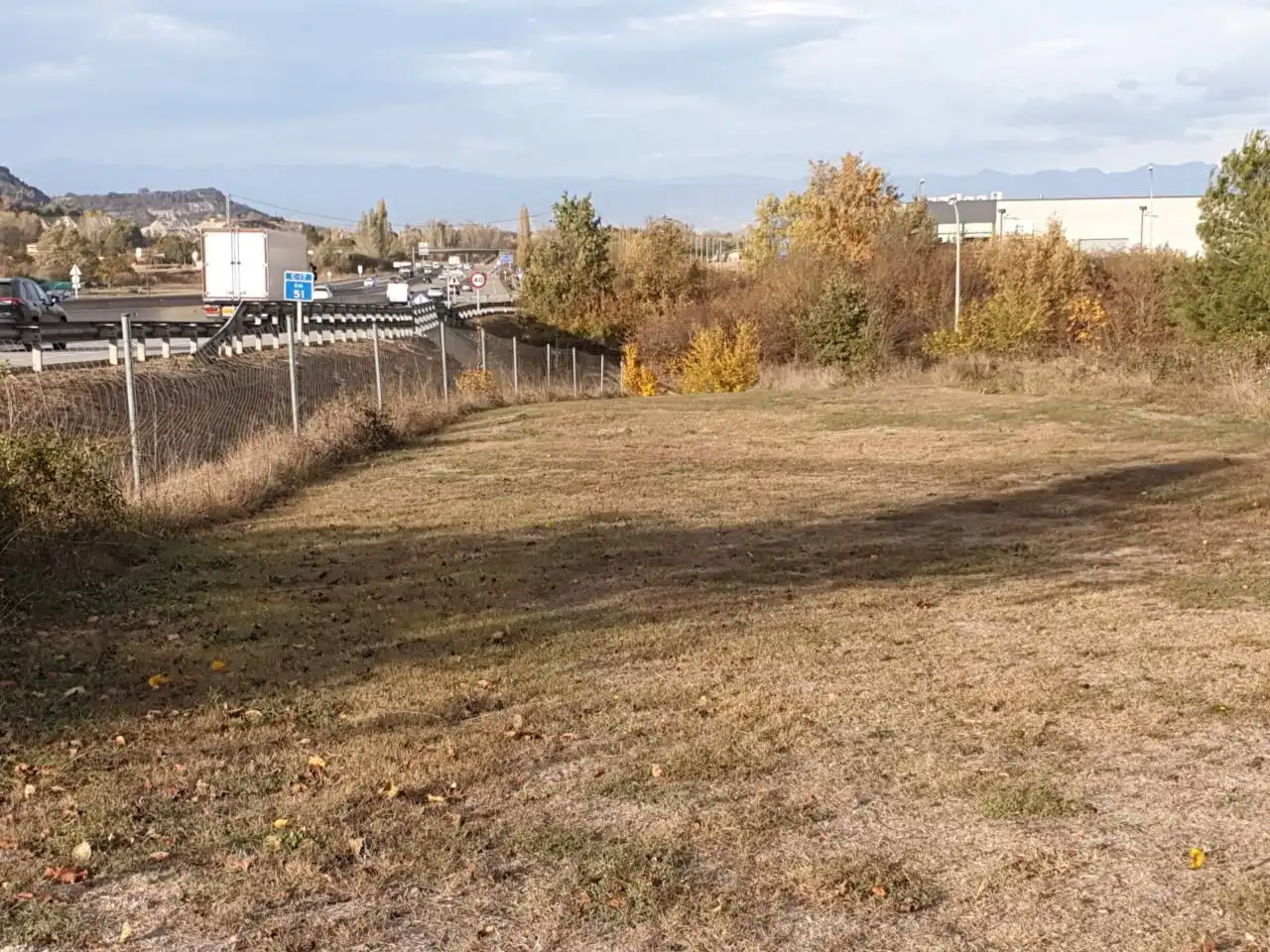 Industrial land for sale in Tona