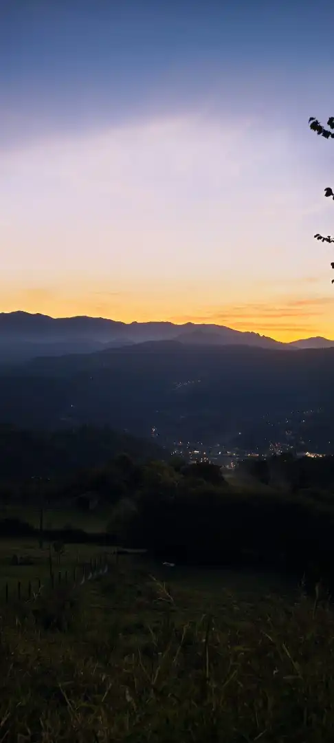Vista exterior de Casa o xalet en venda en Mieres (Asturias) amb Jardí privat, Terrassa i Traster