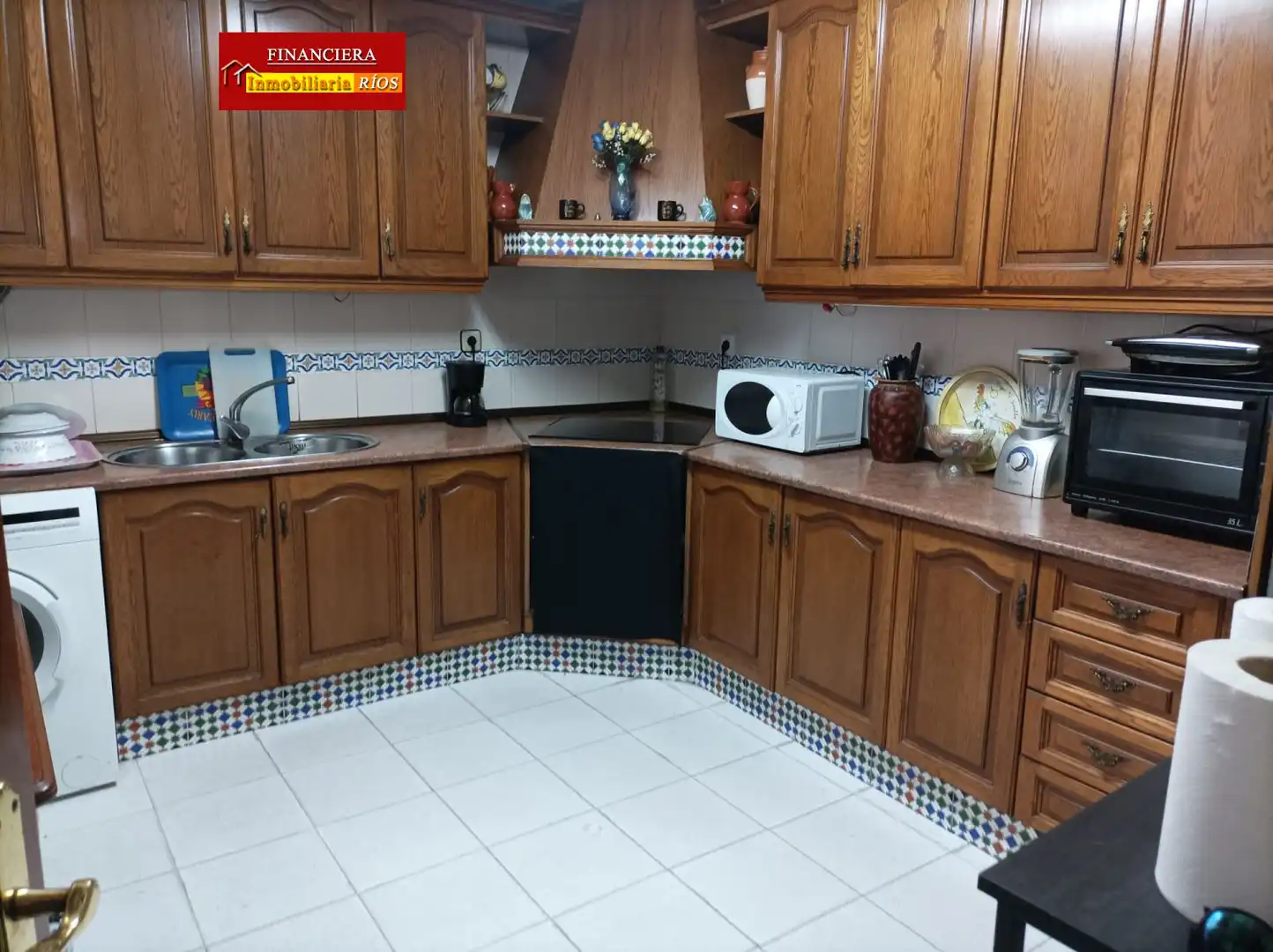Cuina de Casa o xalet en venda en Alcalá de Guadaira amb Aire condicionat, Terrassa i Traster
