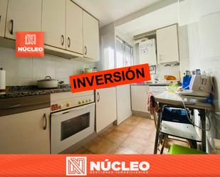 Kitchen of Flat for sale in  Zaragoza Capital  with Heating, Furnished and Oven