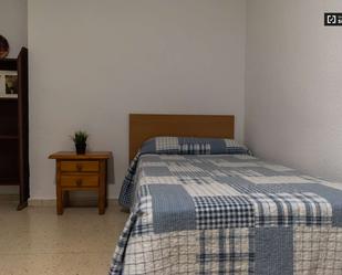 Bedroom of House or chalet to share in  Granada Capital  with Air Conditioner and Terrace