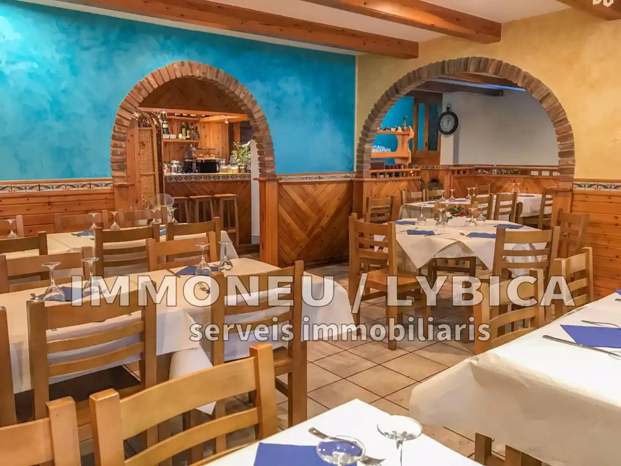 Local en venta en Alp