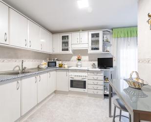 Kitchen of Flat for sale in Moraleja de Enmedio  with Air Conditioner, Heating and Private garden