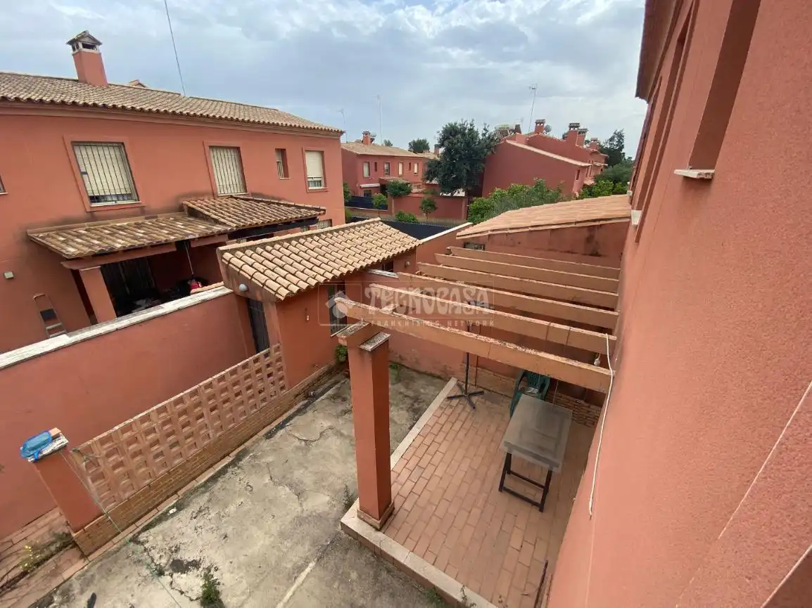 Terraza de Piso en venta en Sanlúcar la Mayor con Aire acondicionado y Amueblado