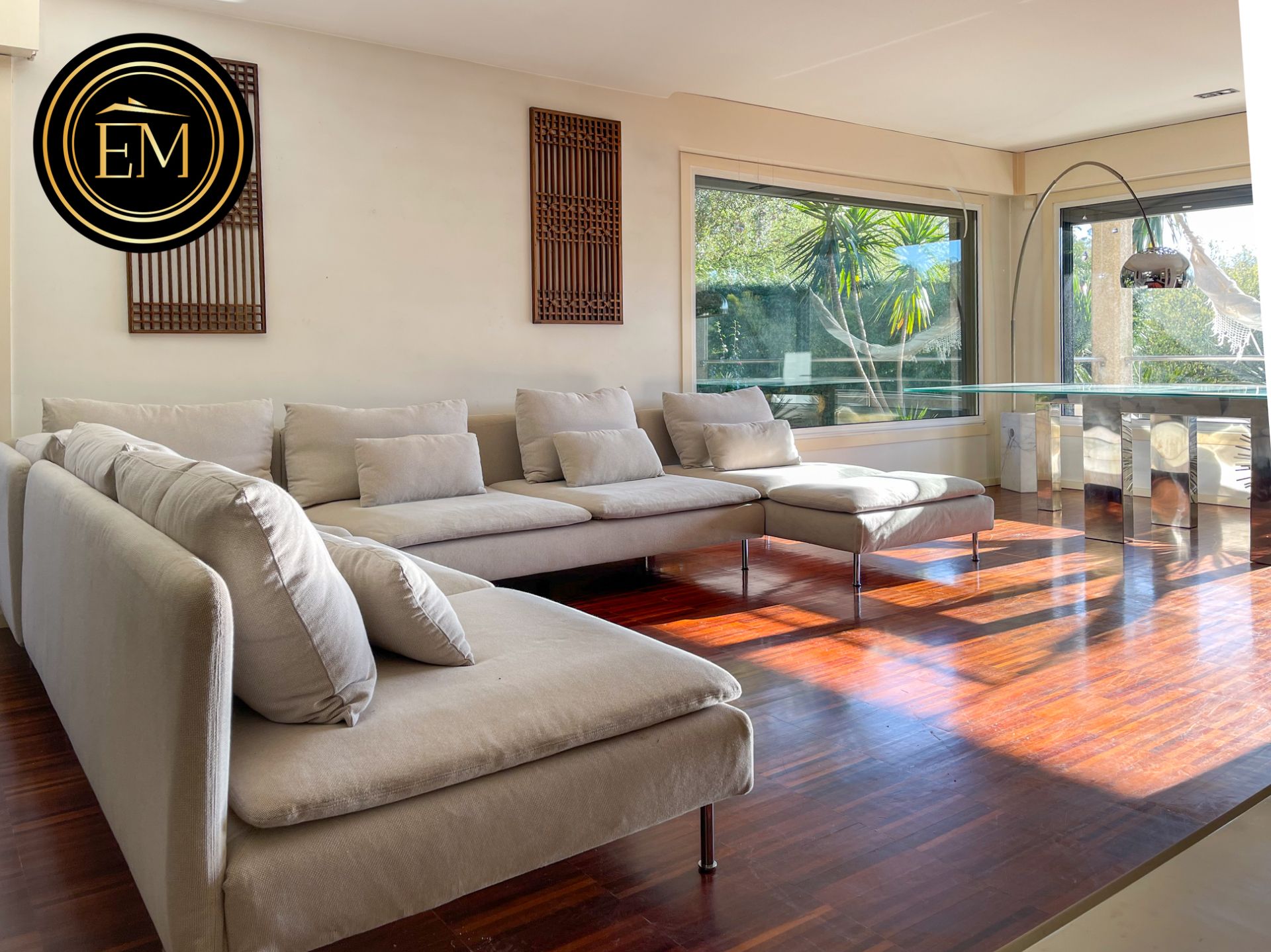 Sala d'estar de Casa o xalet en venda en Vigo  amb Calefacció, Jardí privat i Parquet