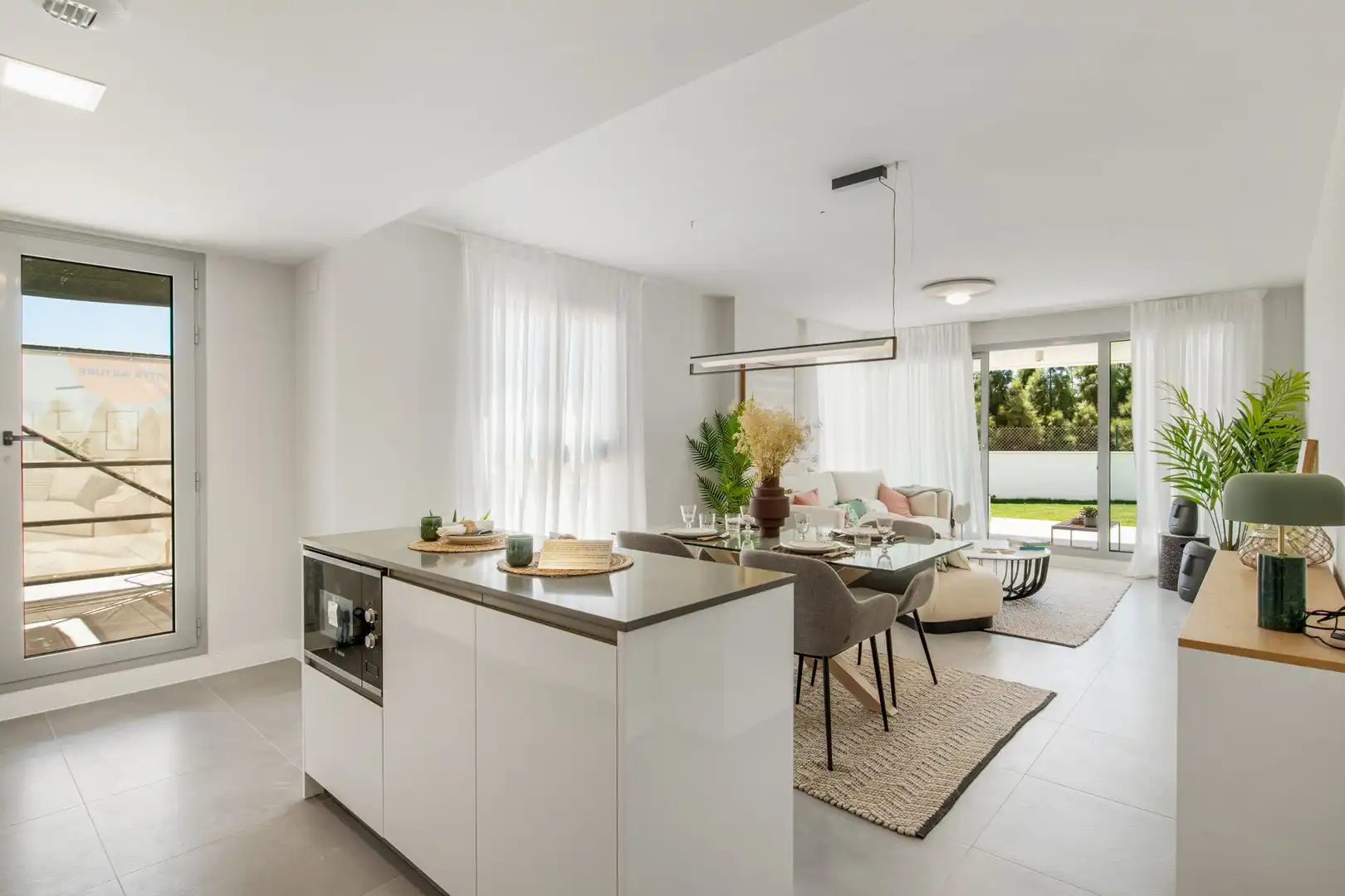 Apartament amb piscina en venda a El Faro de Calaburra - Chaparral, imagen 2