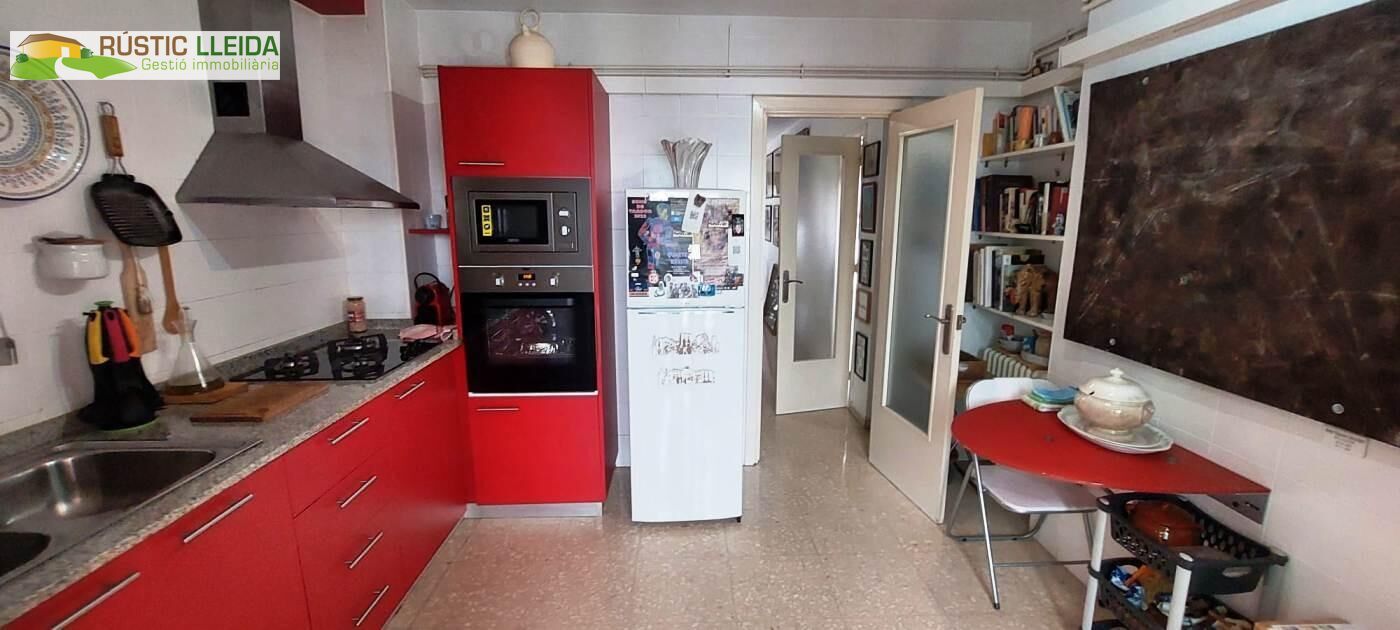 Cuina de Pis en venda en Tàrrega amb Aire condicionat, Calefacció i Alarma