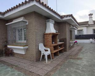 Vista exterior de Casa o xalet en venda en El Puerto de Santa María amb Jardí privat, Terrassa i Traster