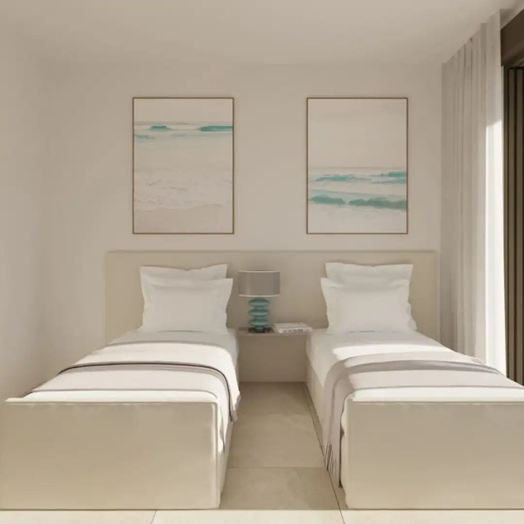 Dormitori de Apartament en venda en La Línea de la Concepción amb Aire condicionat, Jardí privat i Terrassa