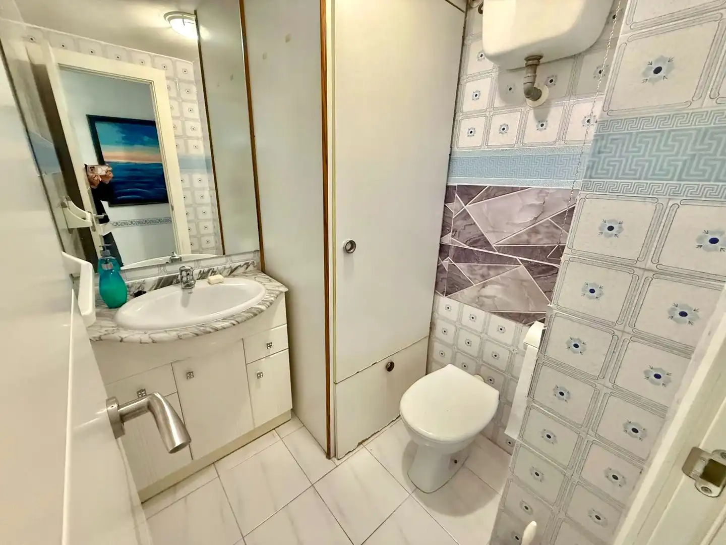 Bathroom of Flat for sale in Benidorm  with Swimming Pool, Furnished and Community pool