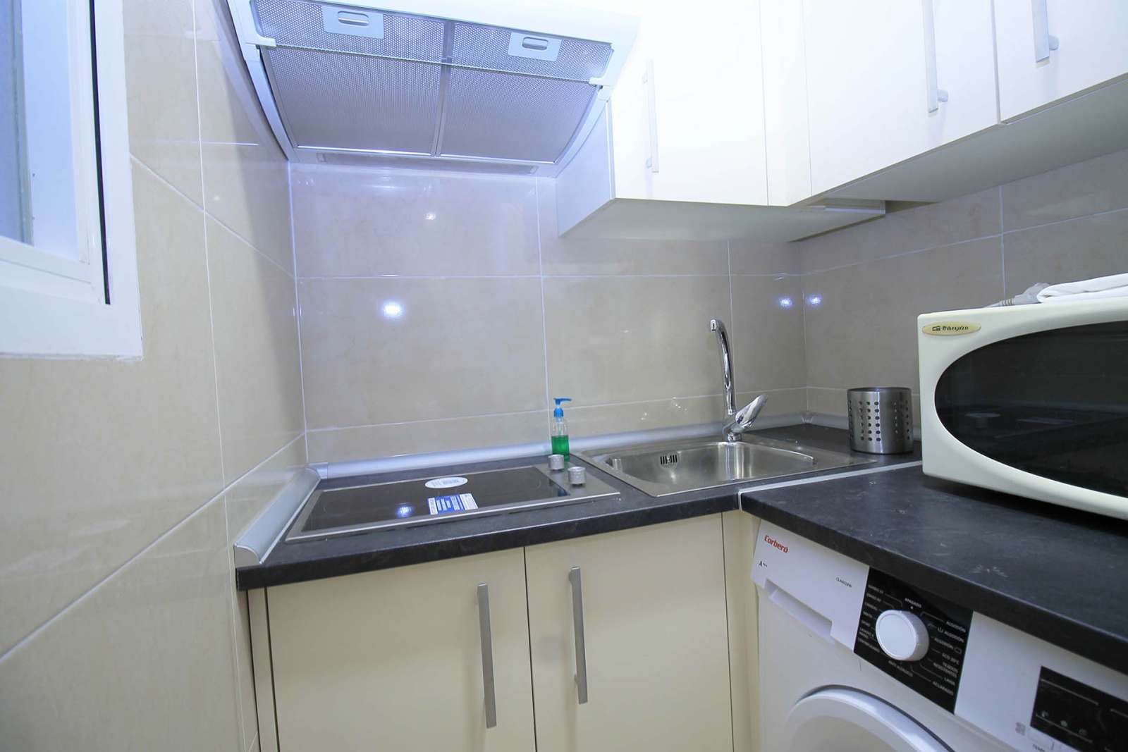 Kitchen of Study to share in  Madrid Capital  with Air Conditioner and Terrace