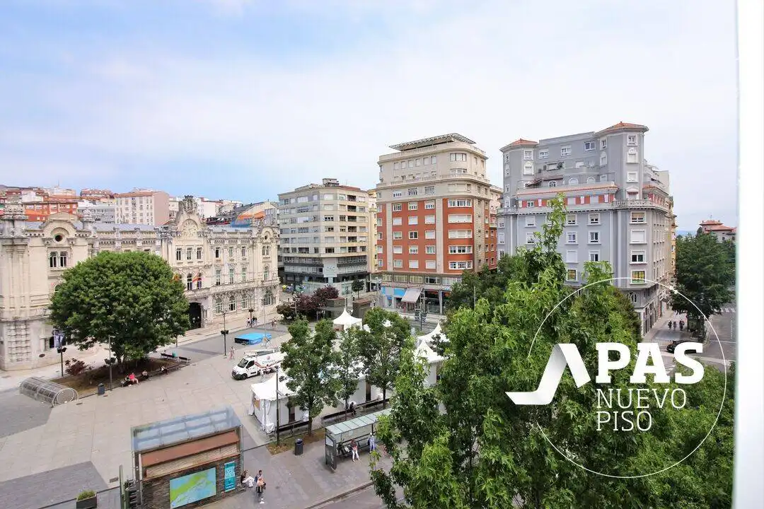 Außenansicht von Wohnung zum Verkauf in Santander mit Heizung und Balkon