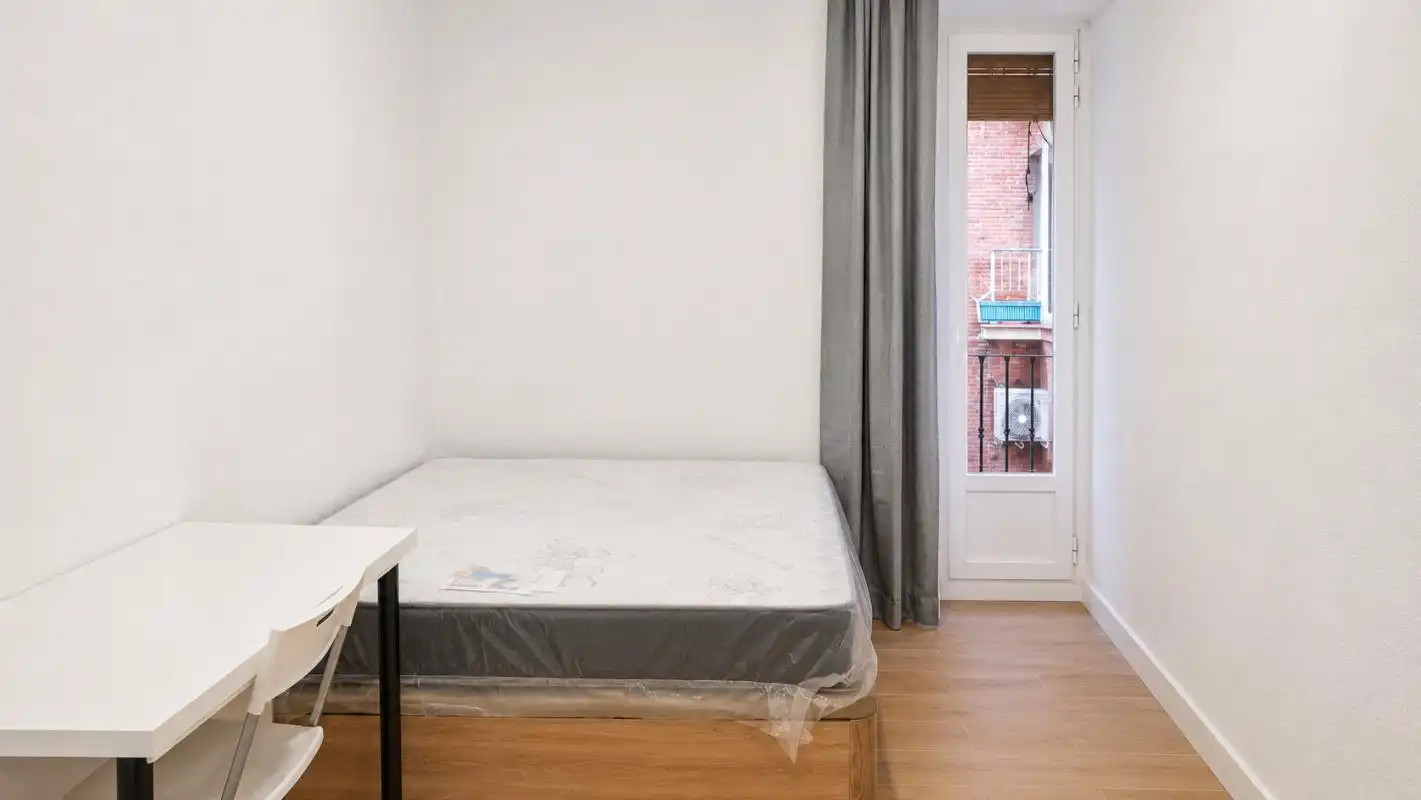 Bedroom of Flat for sale in Madrid  with Air Conditioner and Heating