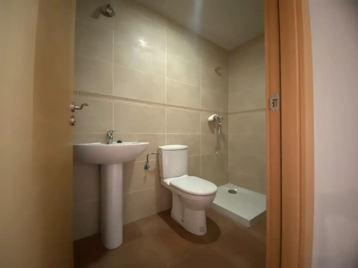 Baño de Piso en venta en Lardero con Calefacción, Jardín privado y Parquet