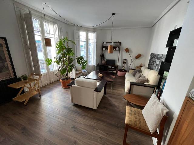 Piso en Alquiler en De Bolonia en Paseo Sagasta