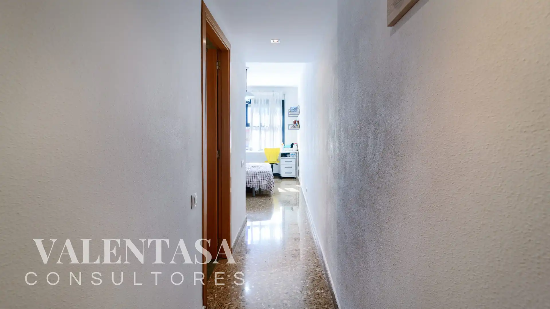 Flat for sale in Valencia  with Furnished and Community pool