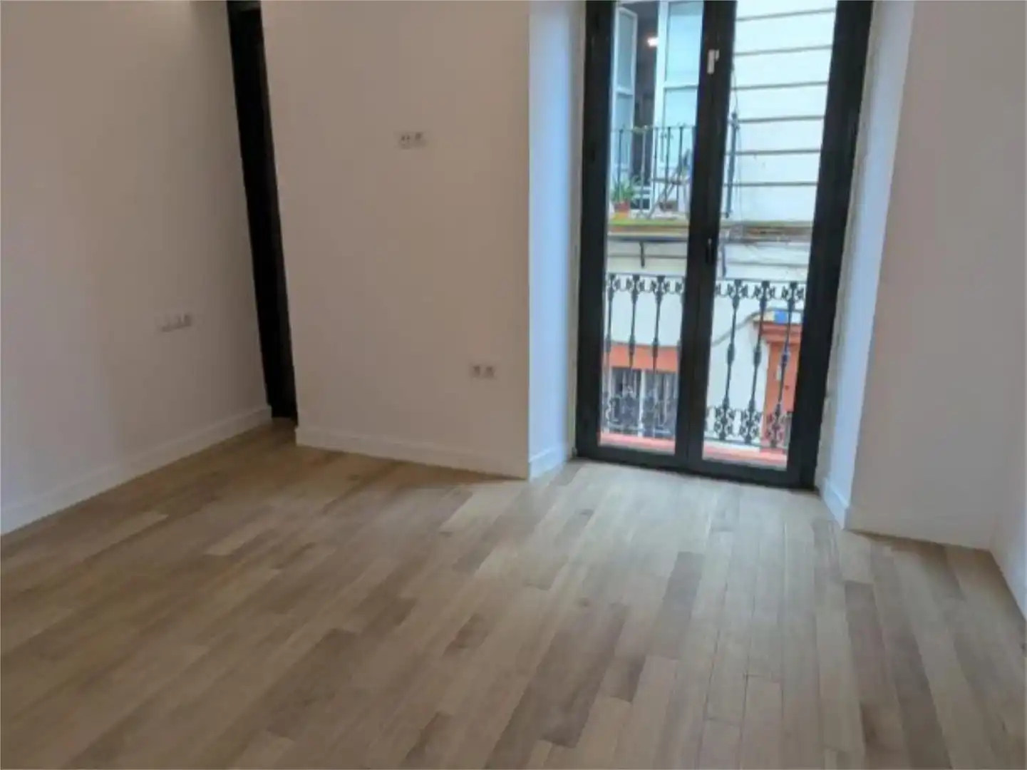 Terrasse von Wohnung zum Verkauf in  Sevilla Capital mit Klimaanlage, Schwimmbad und Balkon