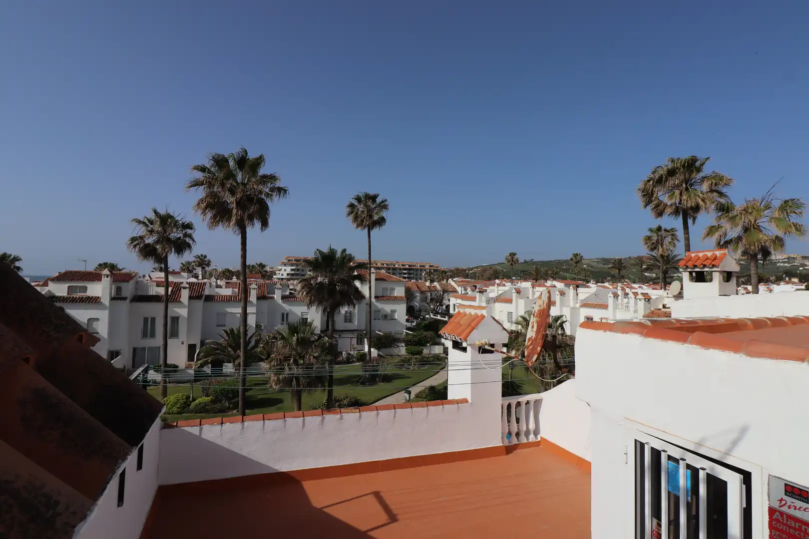 Vista exterior de Casa adosada en venta en Casares con Terraza, Amueblado y Alarma