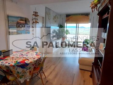Pis amb balcó en venda a Els Pins