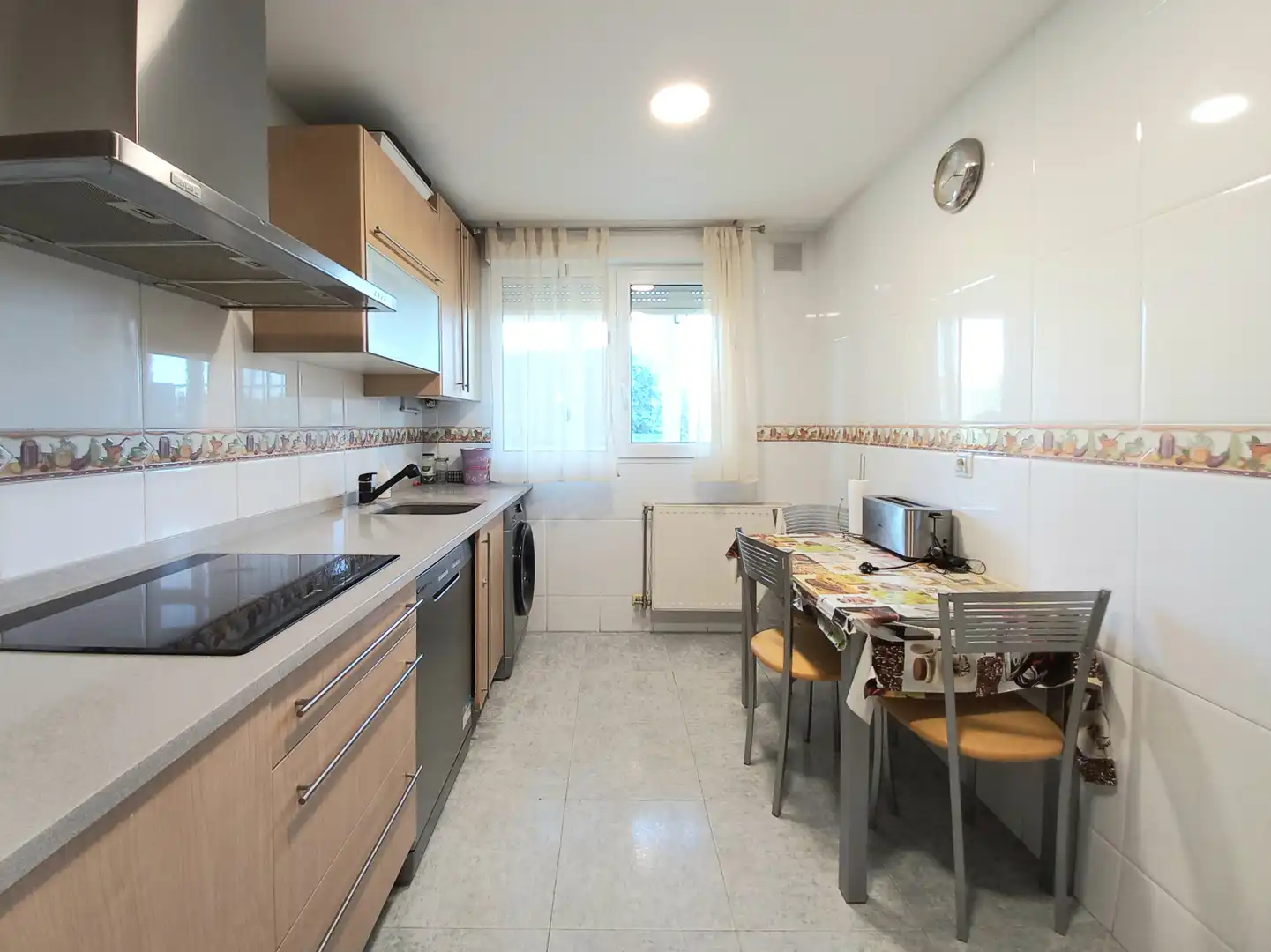 Cocina de Casa adosada en venta en Cayuela con Calefacción, Jardín privado y Terraza