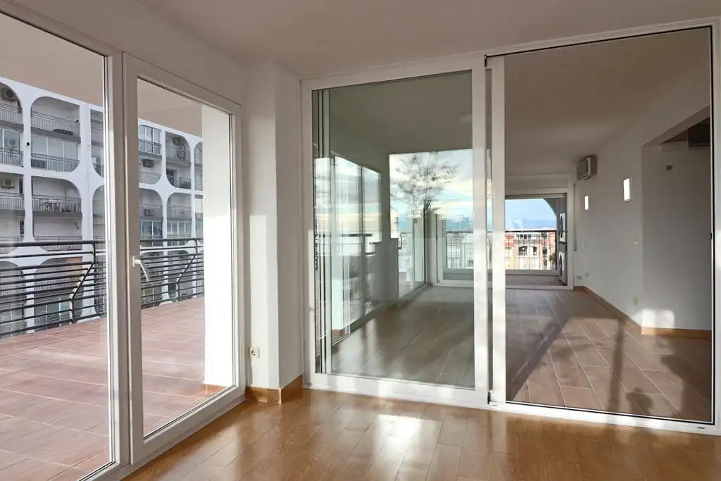 Attic for sale in Empuriabrava  with Air Conditioner