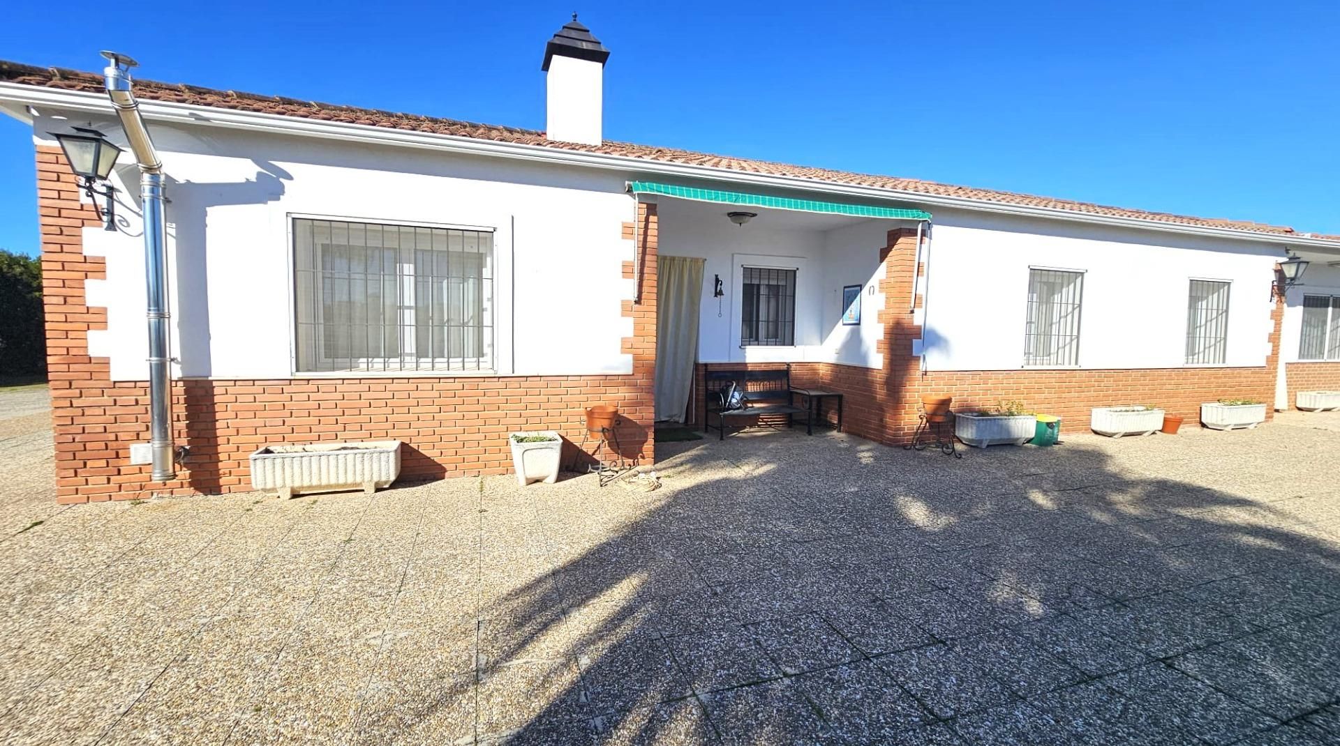 Exterior view of House or chalet for sale in Villaviciosa de Córdoba  with Heating, Private garden and Storage room