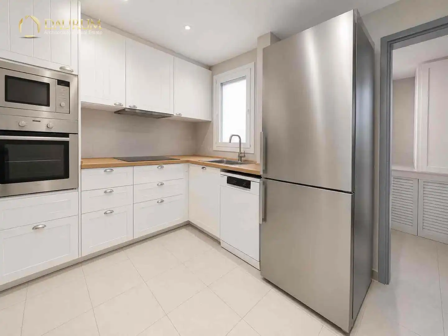 Kitchen of Flat for sale in Sevilla  with Air Conditioner, Heating and Swimming Pool