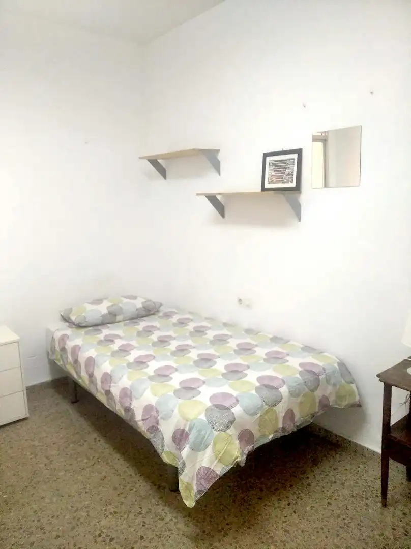 Schlafzimmer von Wohnung zur untervermieten in  Sevilla Capital mit Klimaanlage, Möbliert und Waschmaschine