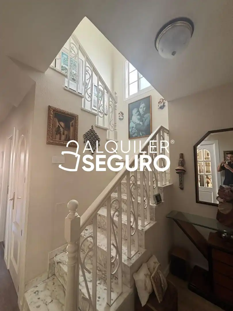 Detached house with pool to rent in Escritor busto previ, imagen 28