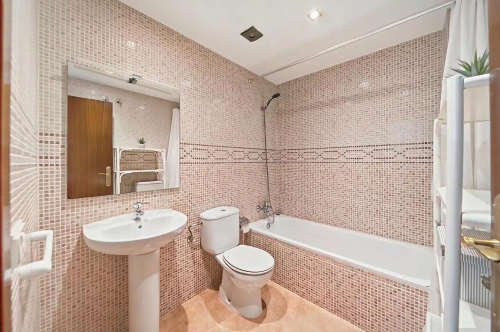 Badezimmer von Wohnungen zum Verkauf in Vilajuïga