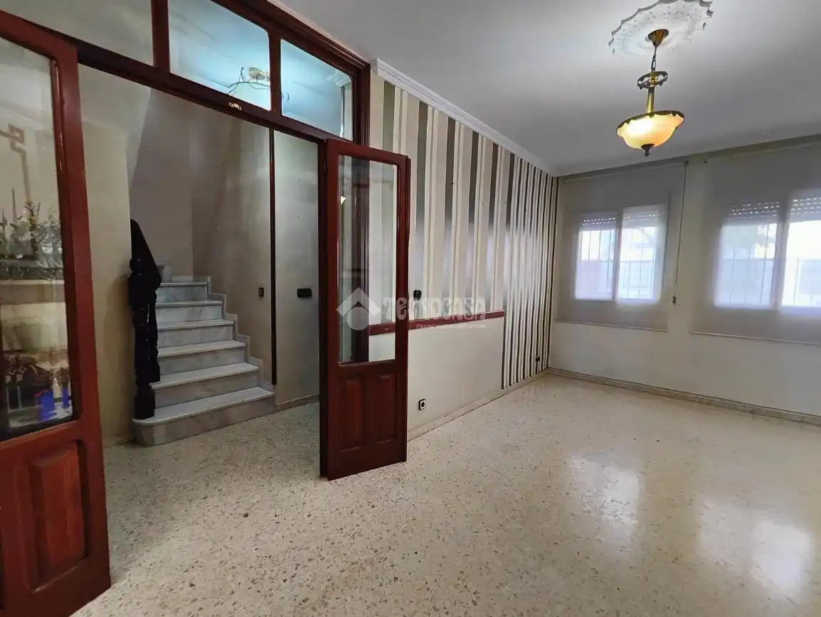 Casa pareada con terraza en venta en Los Palacios y Villafranca, imagen 2