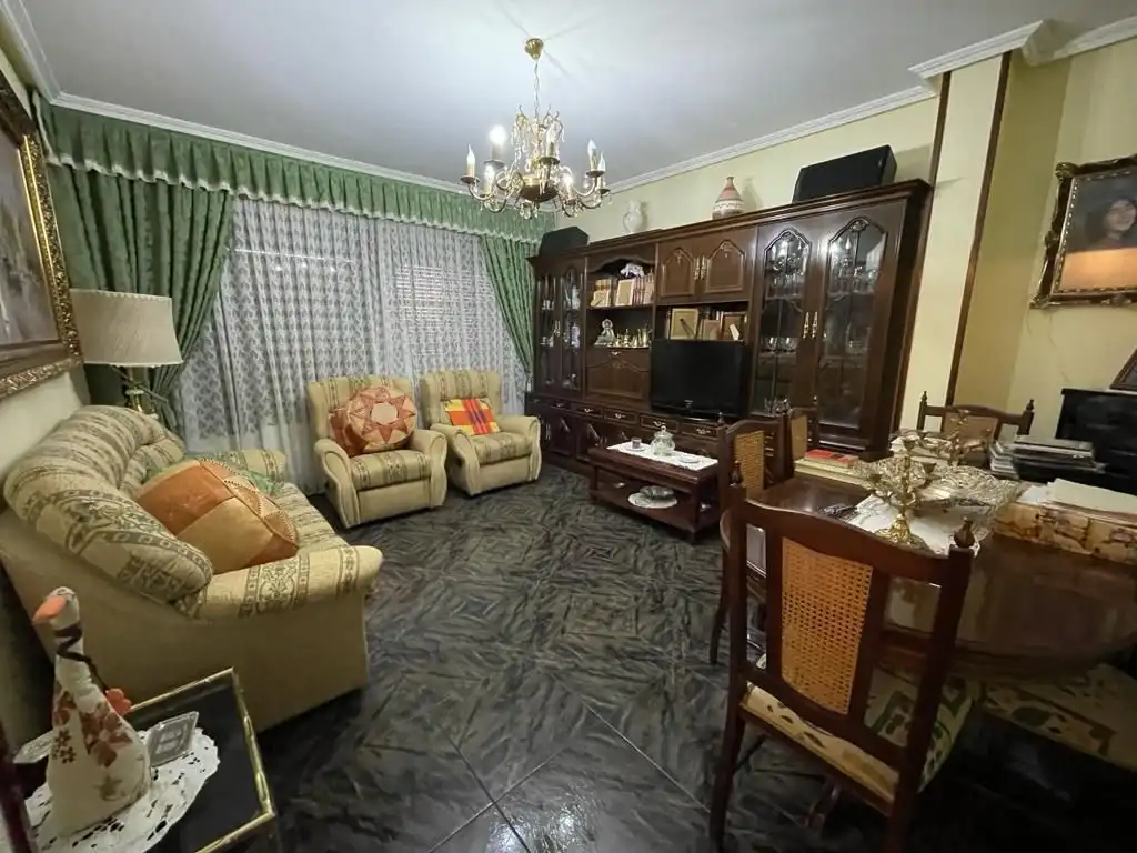 Sala de estar de Edificio en venta en Madrigal de las Altas Torres