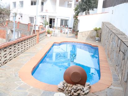 Swimming pool of House or chalet for sale in Cerdanyola del Vallès  with Air Conditioner, Heating and Private garden