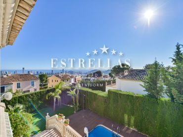 Villa mit Balkon zum Verkauf in Golf Bahía