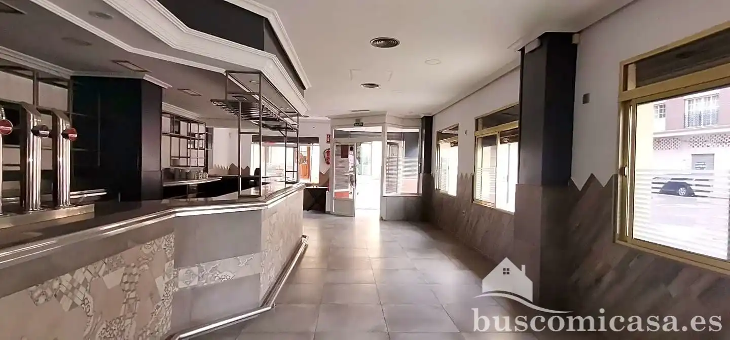 Local comercial en venda a Andrés Segovia, imagen 3